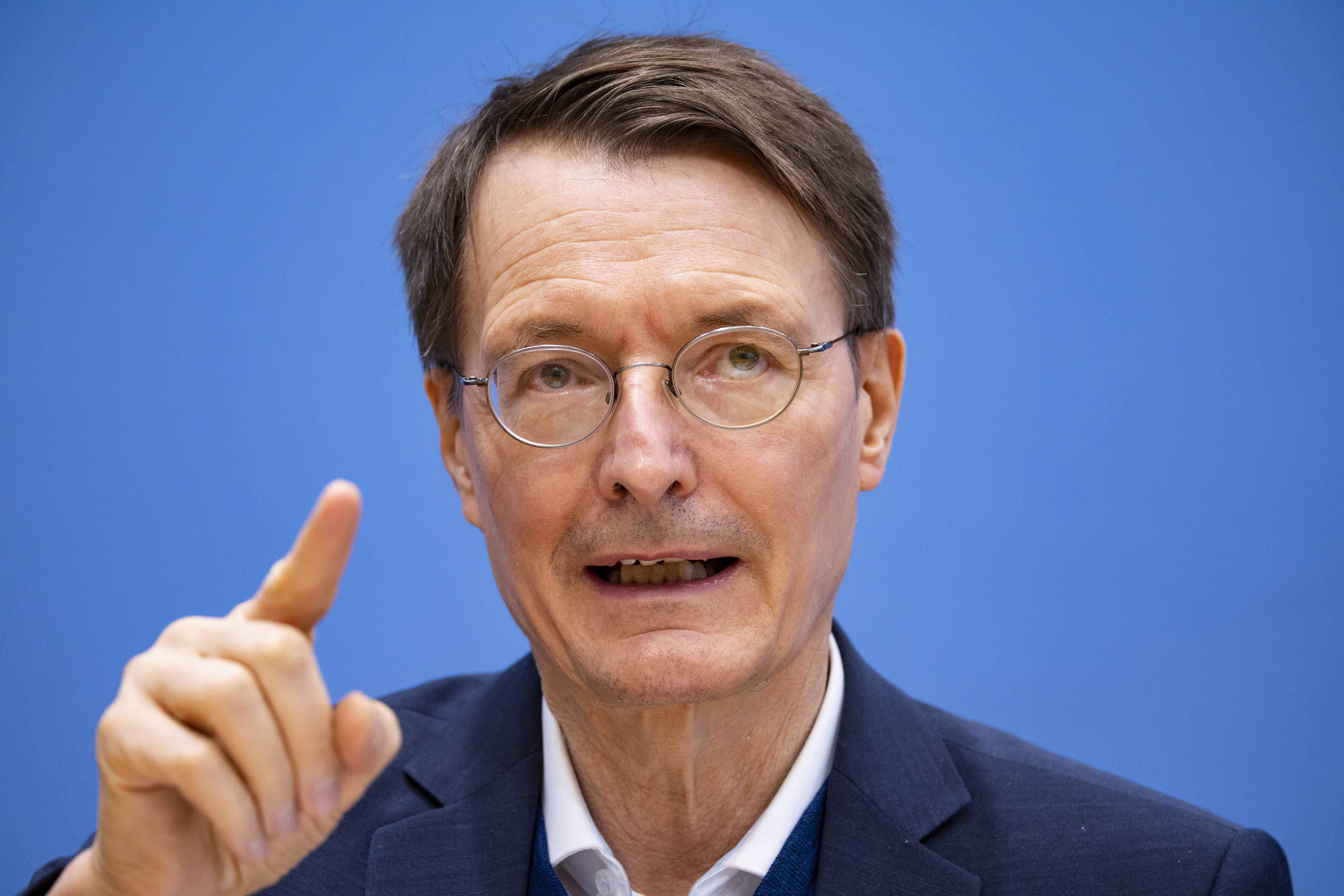 Lauterbach geht auf Christian Drosten los! "Medizinisch ungenügend!"