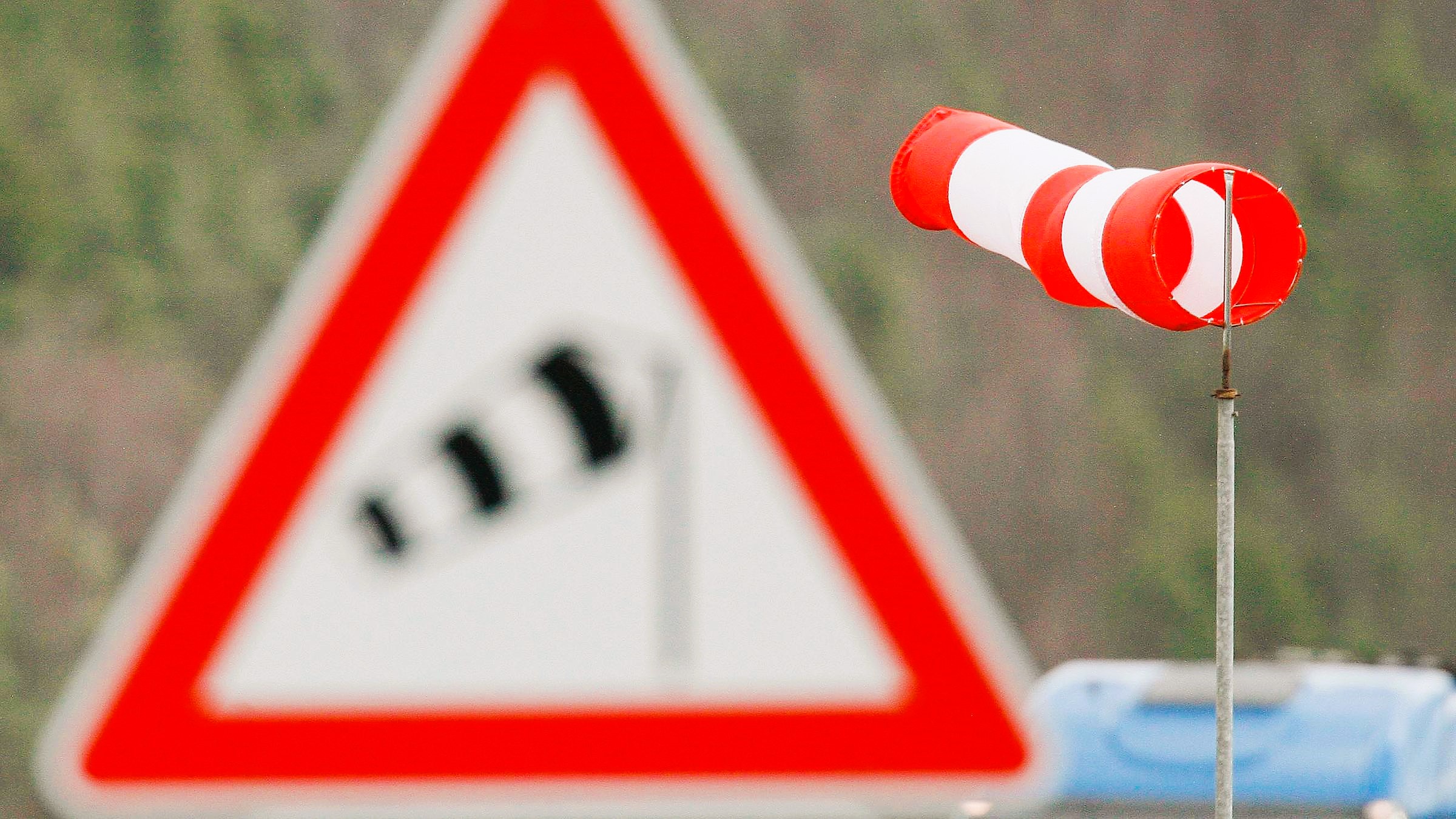 Amtliche Wetterwarnung des DWD! Orkan erreicht Deutschland! Hier wird es besonders gefährlich