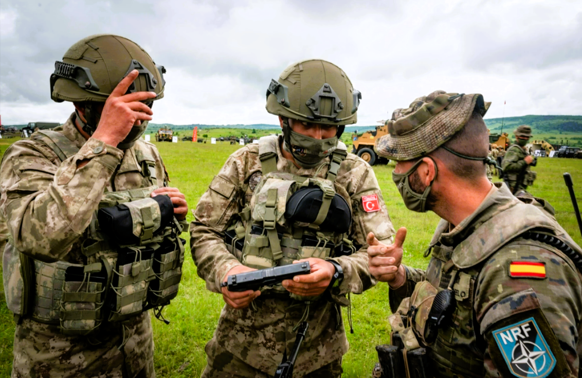 NATO mobilisiert 40.000 Soldaten! Putin Bedrohung wächst - NATO startet Manöver "Steadfast Defender"