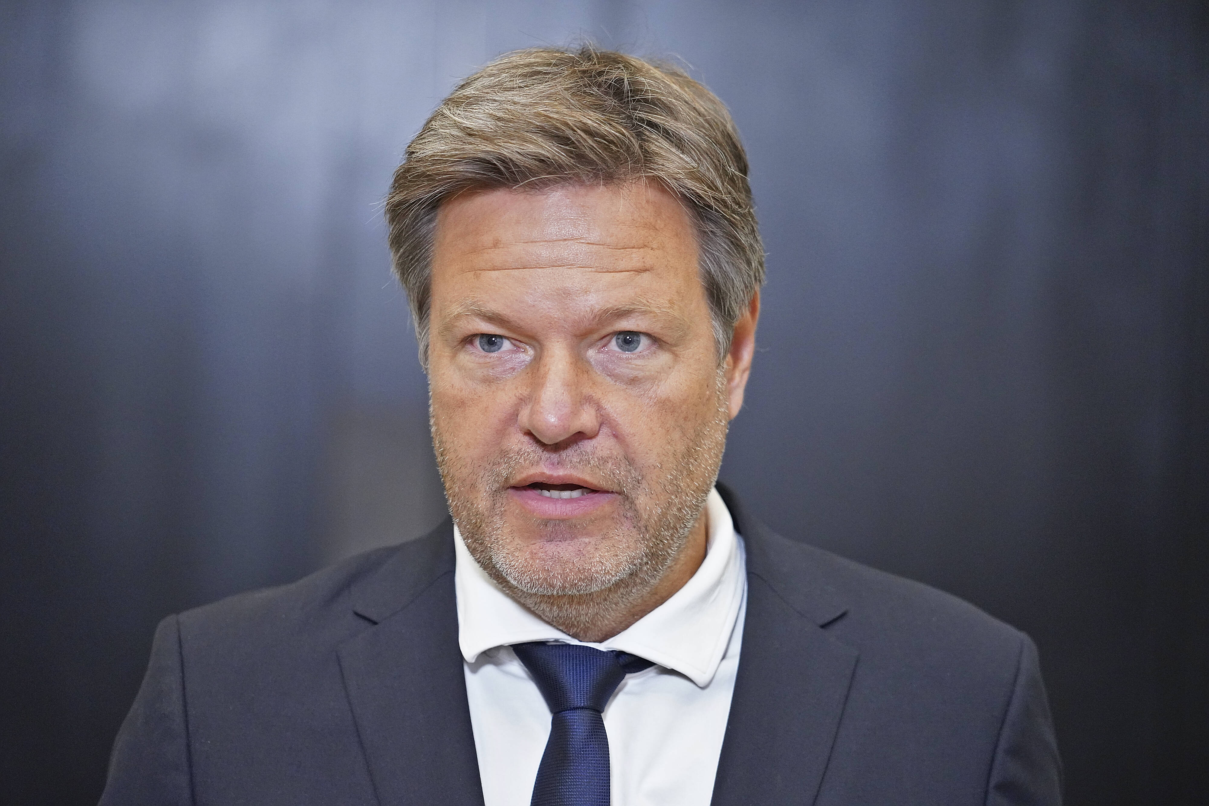 "Deutschland muss sich auf Landkrieg vorbereiten"! Robert Habeck mit beängstigender Aussage