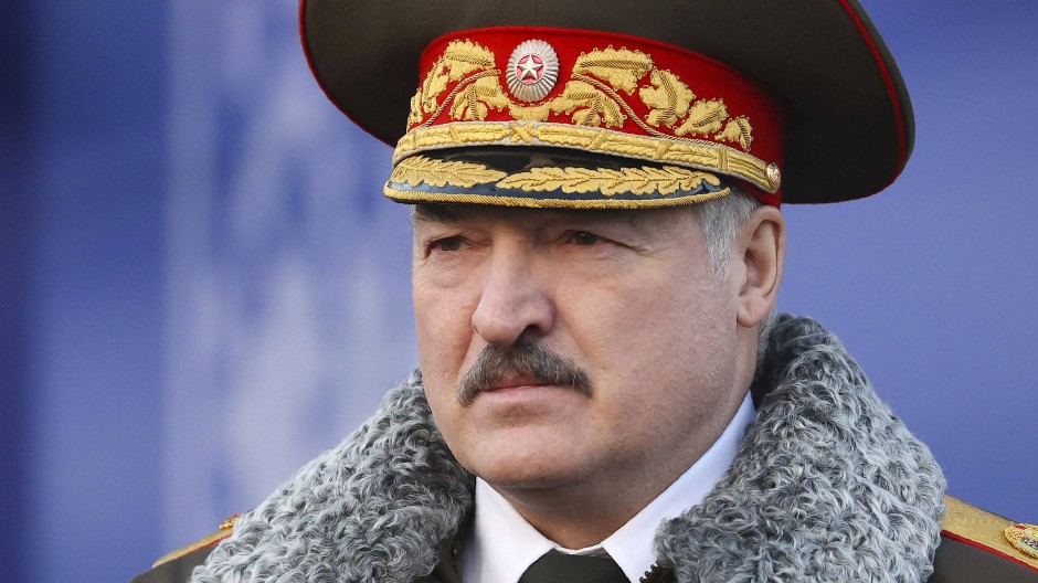 Belarus mobilisiert die Armee! Lukaschenko verlegt Truppen an die ukrainische Grenze - Was plant der Putin-Kumpel?