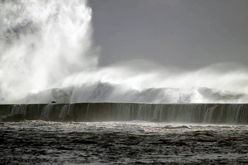 Giant Wave Sweeps Tourists into the Sea! Spanish Vacation Island Turns into a Nightmare