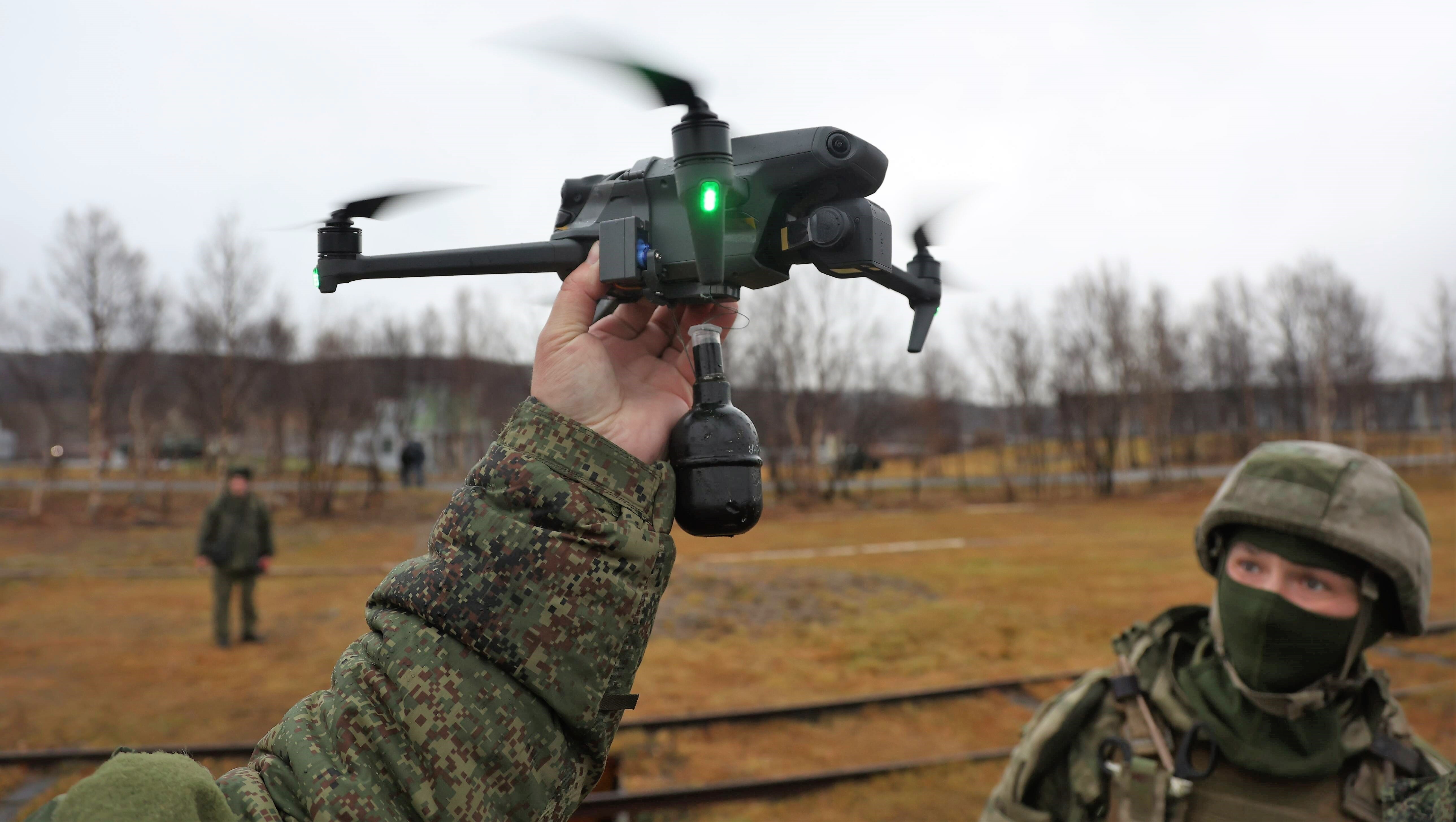 Norwegen verhaftet Sohn von Putins KGB-Kumpel! Spionage - Drohnen über Insel Spitzbergen!