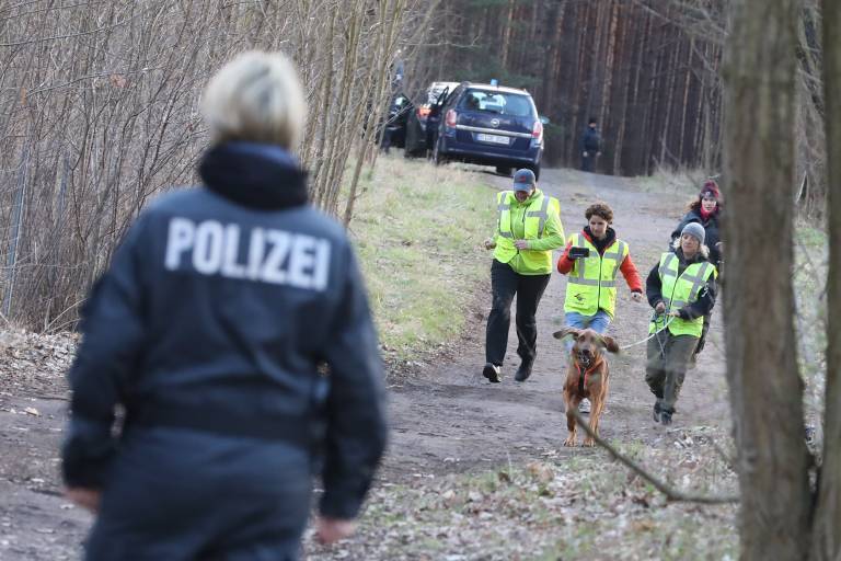 Polizei warnt die Bevölkerung! Straftäter aus Psycho-Knast ausgebrochen - Häftling nicht ansprechen!
