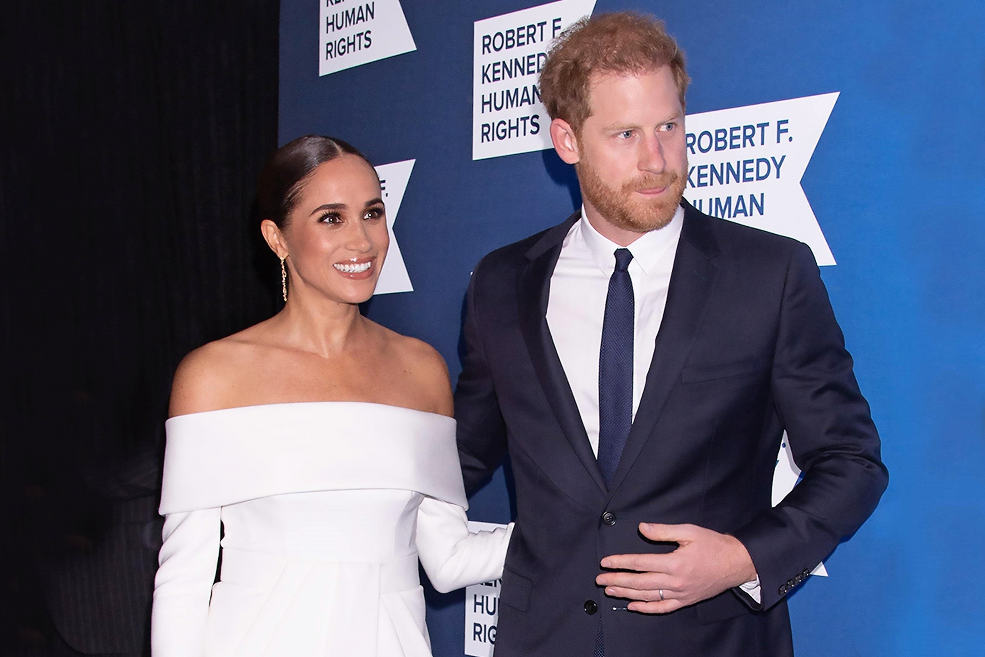 Meghan spurlos verschwunden! Hat Sie Harry eiskalt sitzen lassen?